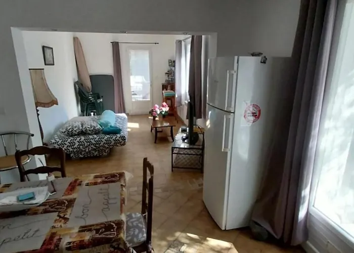 Agreable Bas De Apartment *